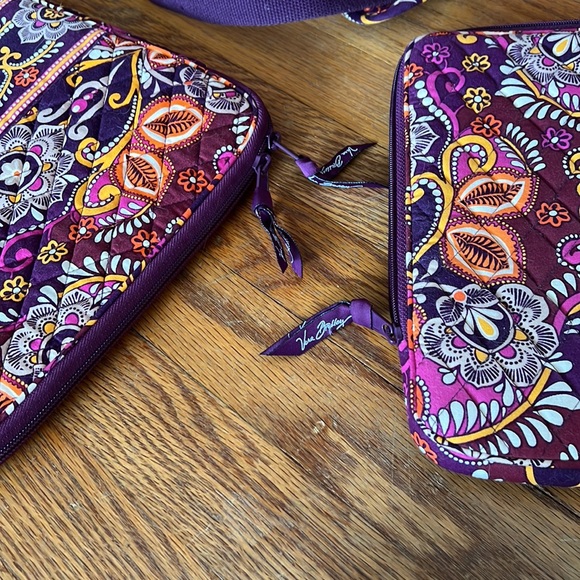 Vera Bradley weekender bag set w/ laptop sleeve, tablet sleeve, and umbrella - Picture 6 of 8